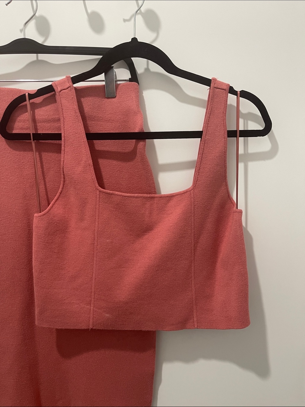 House of Harlow 1960 Coral Knit Two-Piece Skirt Set- Like New - Picture 2 of 5